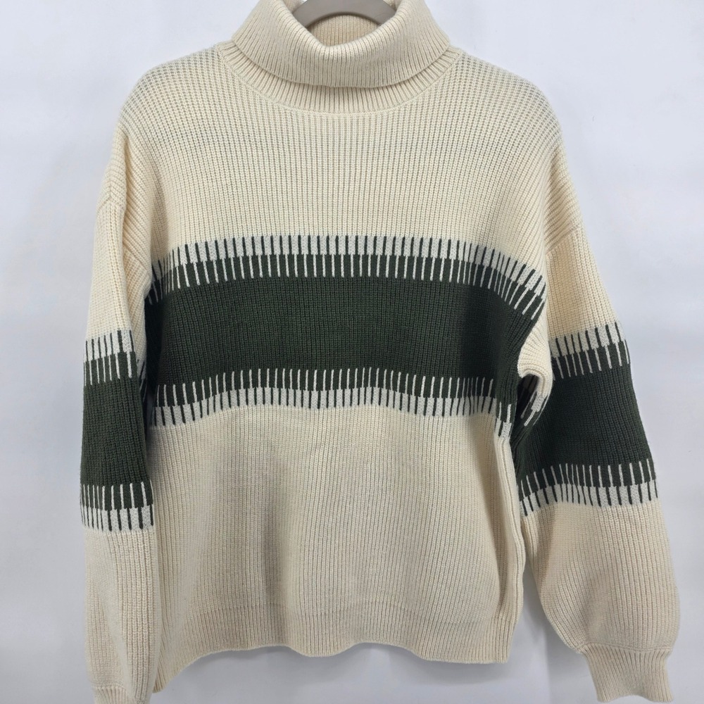 Betseys Boutique Shop Womens XS Turtleneck Striped Knit Sweater Cream Green‎